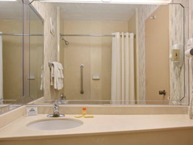 Days Inn Port Jervis Номер фото